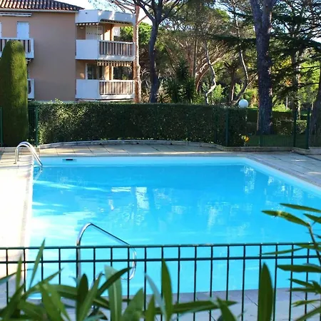 In Saint-raphael, With Pool Access And Furnished Terrace - 5 Km